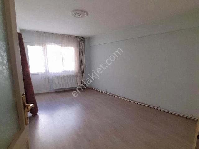 Atilla Mahallesinde 2+1doğalgazlı 1.kat Aydınlık Ful