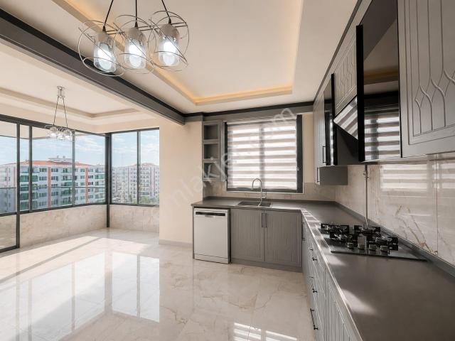 Atlı Lifeden Bağcıların Gözdesi Nil Yapıda 3.5+1 Satılık Daire
