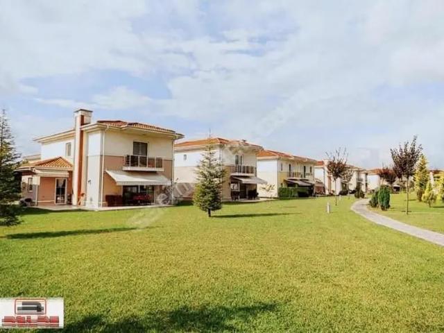 Atlas'tan Villam 3 Sitesi'nde Gölet Önü 3+1 180m2 Villa