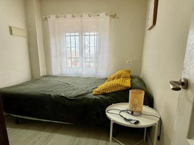 Atractivo Apartamento con Licencia Vacacional en la Carihuela