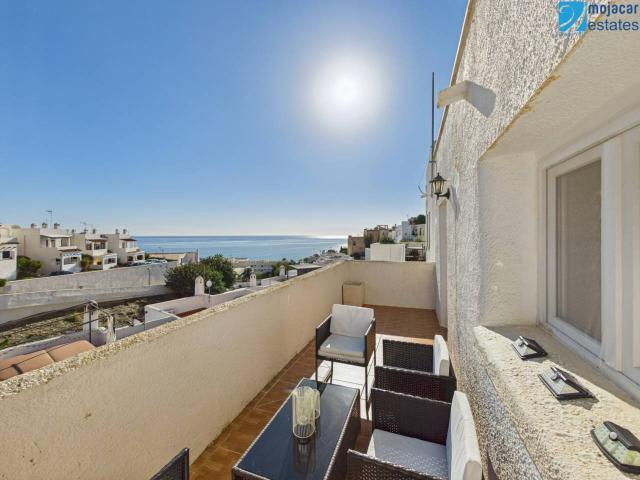 Atractiva casa en venta con vistas al mar y a la montaña cerca de la playa en Mojácar Playa, Almería, Andalucía