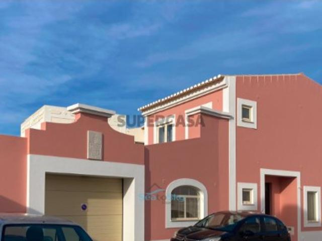 Atractiva E Espaçosa Casa De Aldeia Com Jardim E Piscina