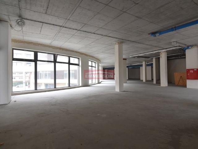 Atrakcyjny lokal biurowy 667 m² w apartamentowcu Ruczaj