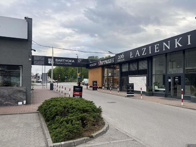 Atrakcyjny lokal handlowo usługowy 210 m² z parkingiem