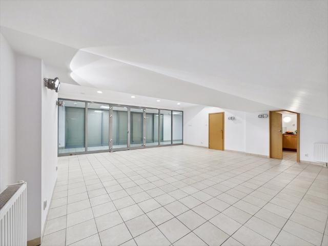 Atrakcyjny lokal handlowo usługowy 47 m² w pasażu Warszawa
