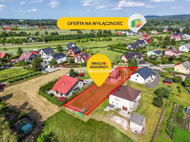 Atrakcyjna działka 1000 m² z budynkiem, blisko Krakowa