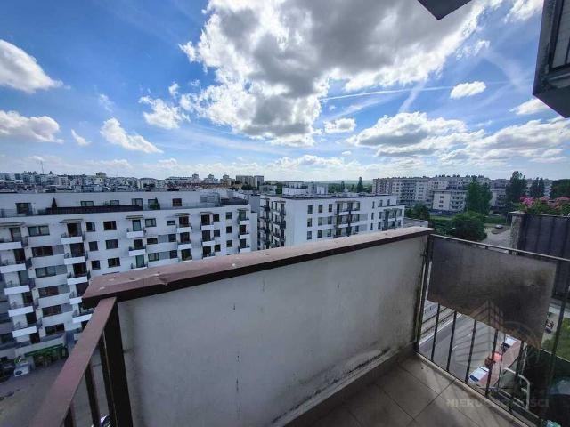 Atrakcyjna kawalerka z balkonem, blisko uczelni i komunikacji
