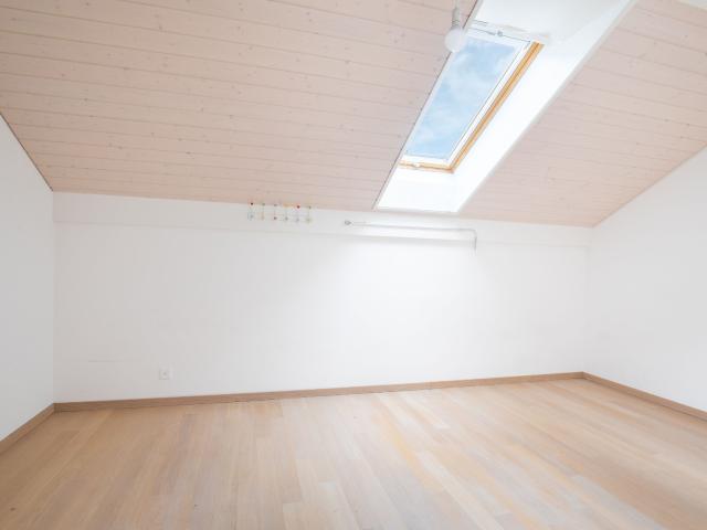 Attached house with 4.5 rooms for rent in Bassins 141 m² | dreamo. Ch