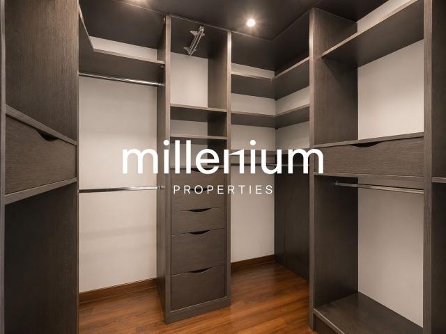 Attached house with 5 rooms for rent in zone 205 m² | dreamo. Ch