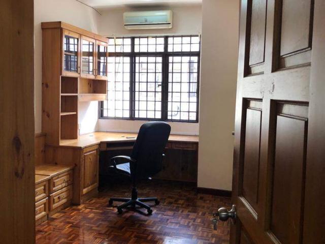 Attached link bathroom / near to lrt bu11 / tropicana / bandar utama / one utama / petaling jaya
