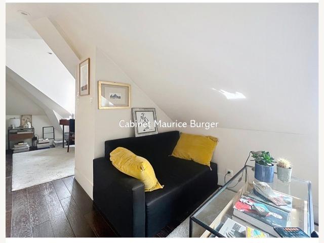 Attic apartment 26m², Paris Amsterdam Apartments for Rent