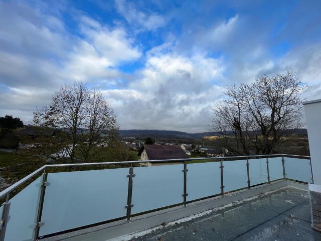 Attic flat with 3.5 rooms on sale in Courfaivre 103 m² | dreamo. Ch