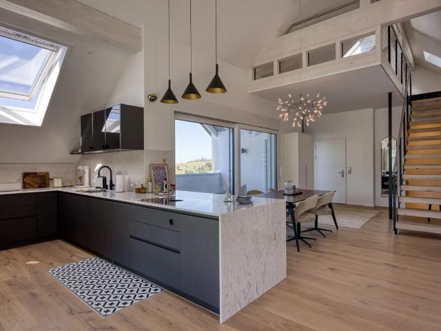 Attic flat with 3.5 rooms on sale in Speicherschwendi 205 m² | dreamo. Ch