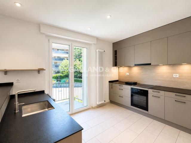 Attic flat with 3.5 rooms for rent in Pully 110 m² | dreamo. Ch