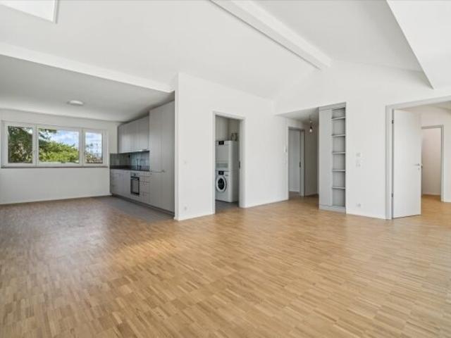 Attic flat with 3.5 rooms for rent in Uster 84 m² | dreamo. Ch