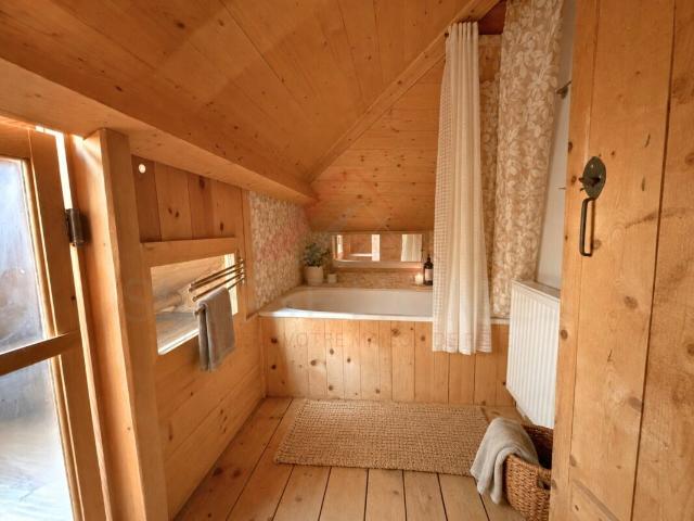 Attic flat with 3 rooms on sale in Vallorbe | dreamo. Ch