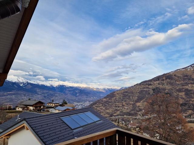 Attic flat with 2.5 rooms on sale in Sornard 70 m² | dreamo. Ch