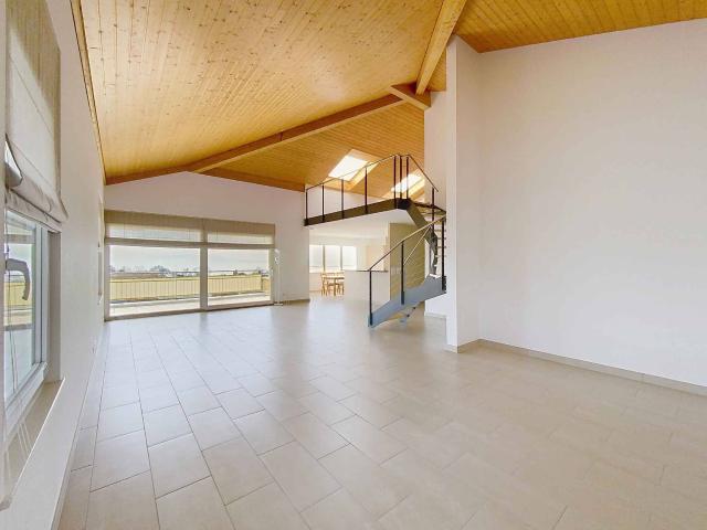 Attic flat with 7.5 rooms on sale in Mont sur Rolle 278 m² | dreamo. Ch