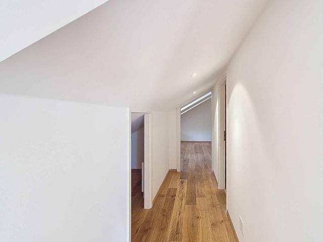 Attic flat with 4.5 rooms on sale in Concise 107 m² | dreamo. Ch