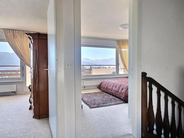 Attic flat with 4.5 rooms on sale in Crans Montana 171 m² | dreamo. Ch