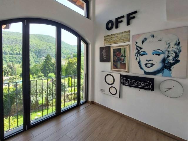 Attic flat with 4.5 rooms on sale in Barbengo 137 m² | dreamo. Ch