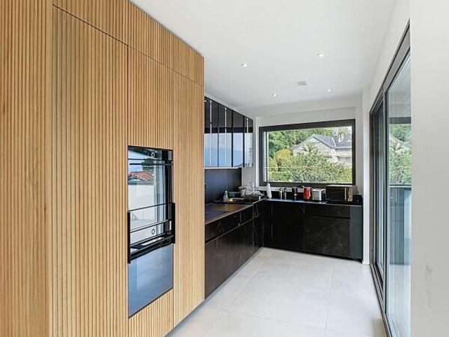 Attic flat with 4.5 rooms on sale in Grandvaux 152 m² | dreamo. Ch