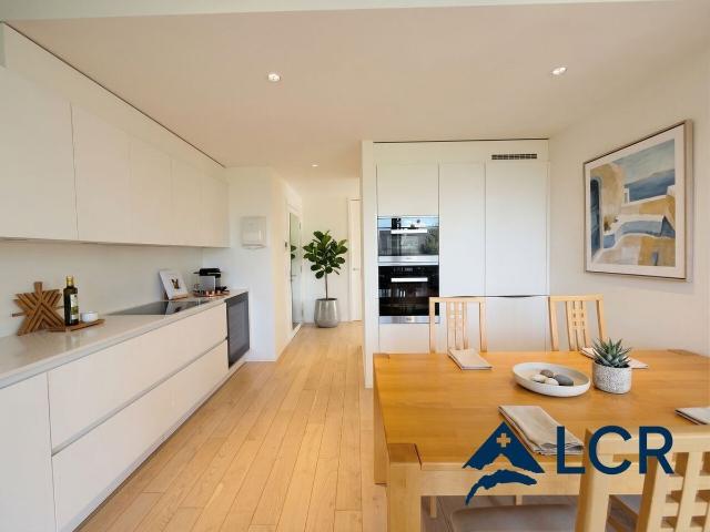 Attic flat with 4.5 rooms on sale in Denens 167 m² | dreamo. Ch