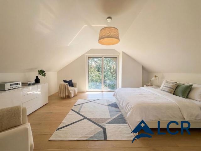 Attic flat with 4.5 rooms on sale in Denens 167 m² | dreamo. Ch