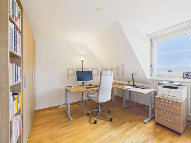 Attic flat with 4.5 rooms on sale in Horgen 136 m² | dreamo. Ch
