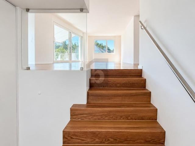 Attic flat with 4.5 rooms for rent in Esslingen 126 m² | dreamo. Ch