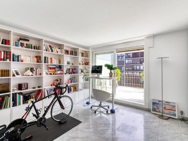 Attic flat with 4 rooms on sale in Cologny 250 m² | dreamo. Ch