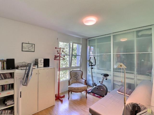Attic flat with 5.5 rooms on sale in Clarens 111 m² | dreamo. Ch