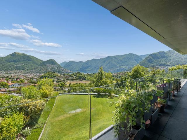 Attic flat with 5.5 rooms on sale in Lugano 370 m² | dreamo. Ch