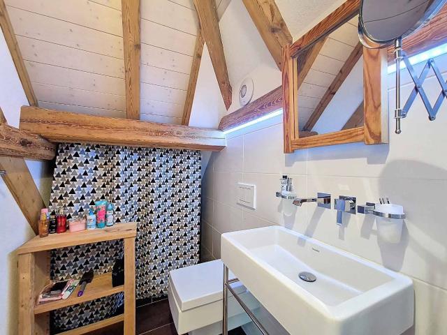 Attic flat with 5.5 rooms on sale in Mézières 233 m² | dreamo. Ch