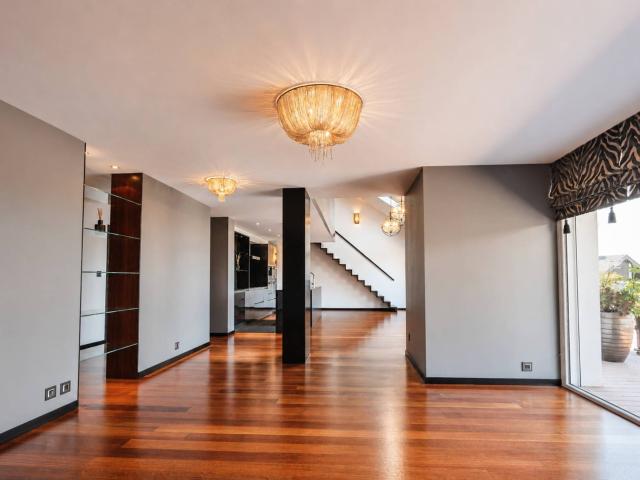 Attic flat with 5.5 rooms on sale in Vevey 184 m² | dreamo. Ch