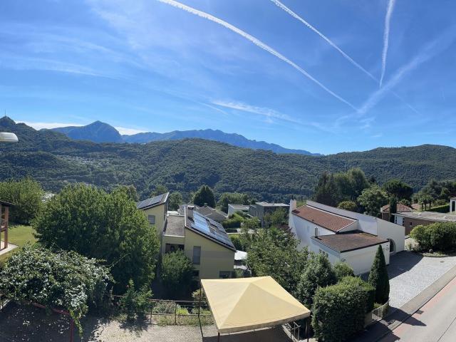 Attic flat with 5.5 rooms on sale in Via 200 m² | dreamo. Ch