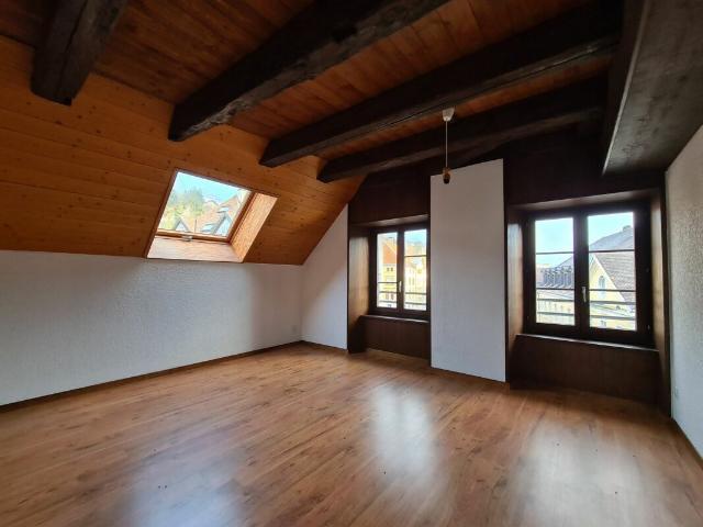 Attic flat with 5.5 rooms for rent in Le Locle 125 m² | dreamo. Ch