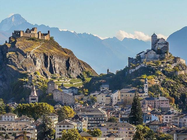 Attic flat with 5 rooms on sale in Sion 182 m² | dreamo. Ch