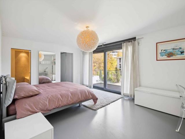 Attic flat with 9.5 rooms on sale in Lutry 536 m² | dreamo. Ch