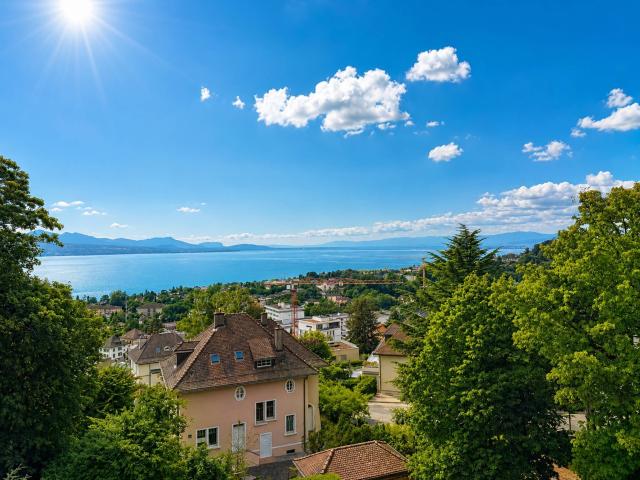 Attic flat with 9.5 rooms on sale in Pully 430 m² | dreamo. Ch