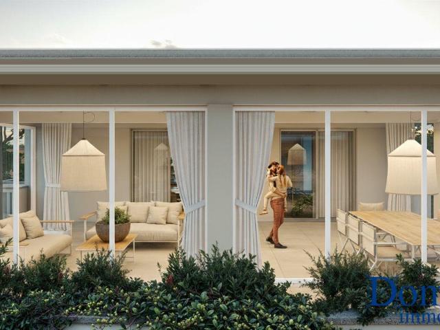 Attico con terrazzo, Massa marina di