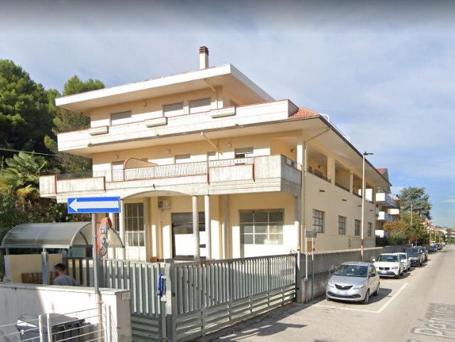 Attico con terrazzo a Pineto