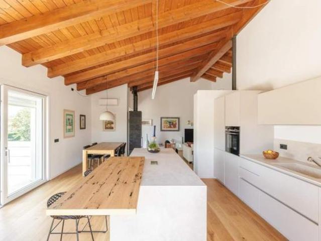 Attico con terrazzo e vista Lago