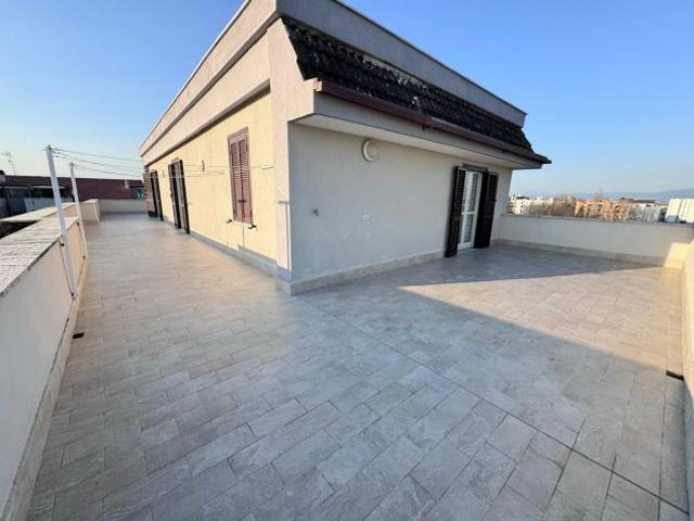 APPARTAMENTO CON AMPIO TERRAZZO IN VENDITA A CIVTA CASTELLANA