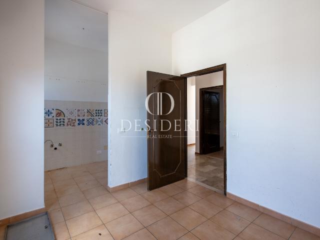Attico con terrazzo in via santorre di santarosa, Grosseto