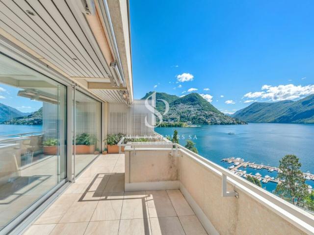Attico con vista lago
