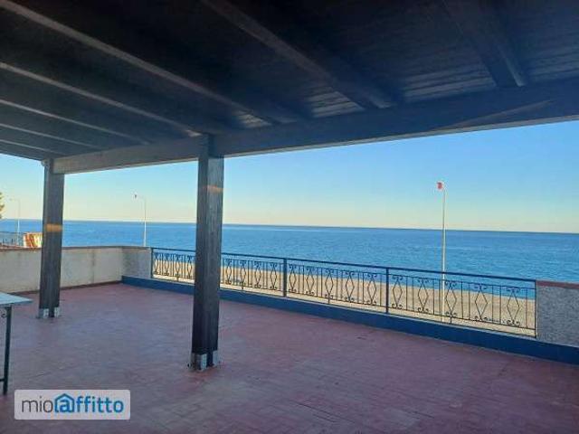 Attico arredato con terrazzo Marina di san lorenzo