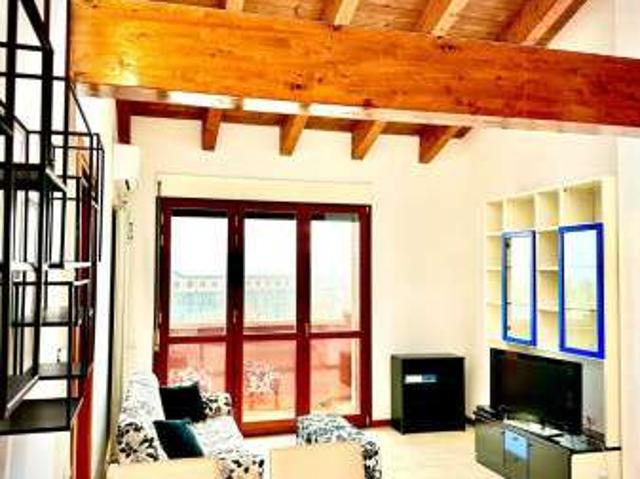 Attico arredato con terrazzo Mazzini