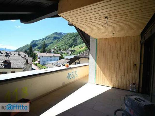 Attico arredato con terrazzo Nalles