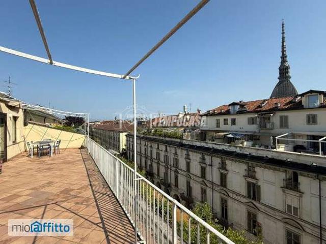 Attico arredato con terrazzo Centro